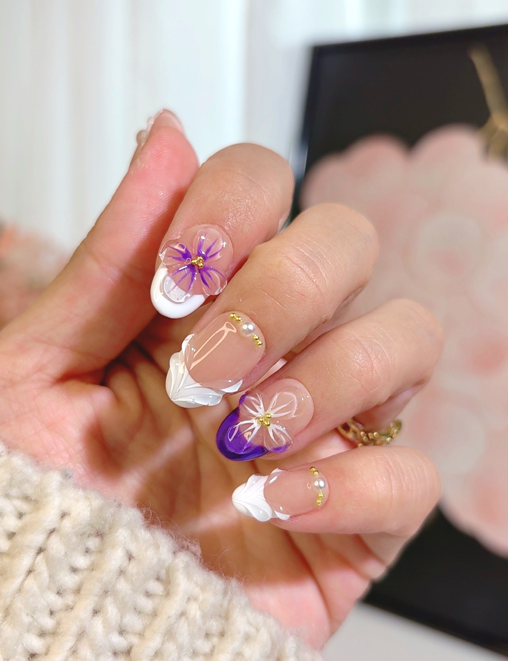 Purple & White 3D Floral Press-On Nails – Short Round French Design with Gold Studs