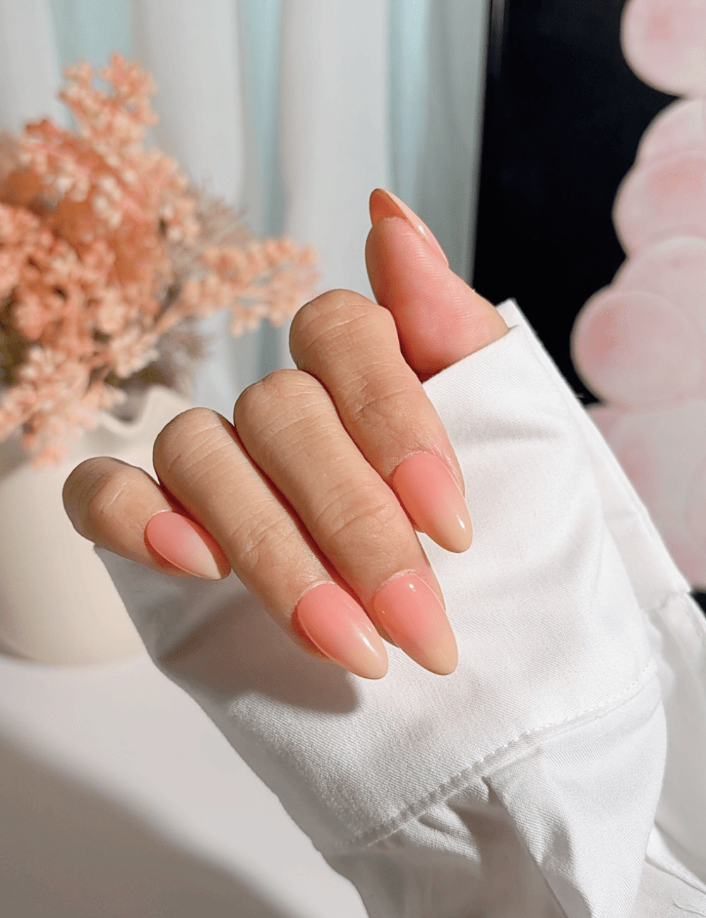 Short Nude Pink Ombré Press-On Nails – Glossy Almond Jelly Look