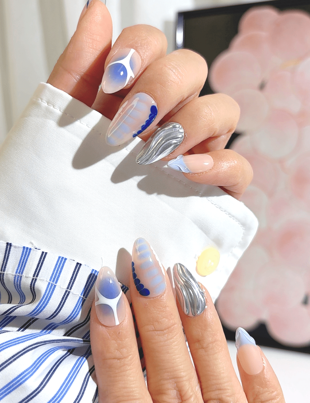 Blue Chrome Abstract Press-On Nails – Medium Short Almond