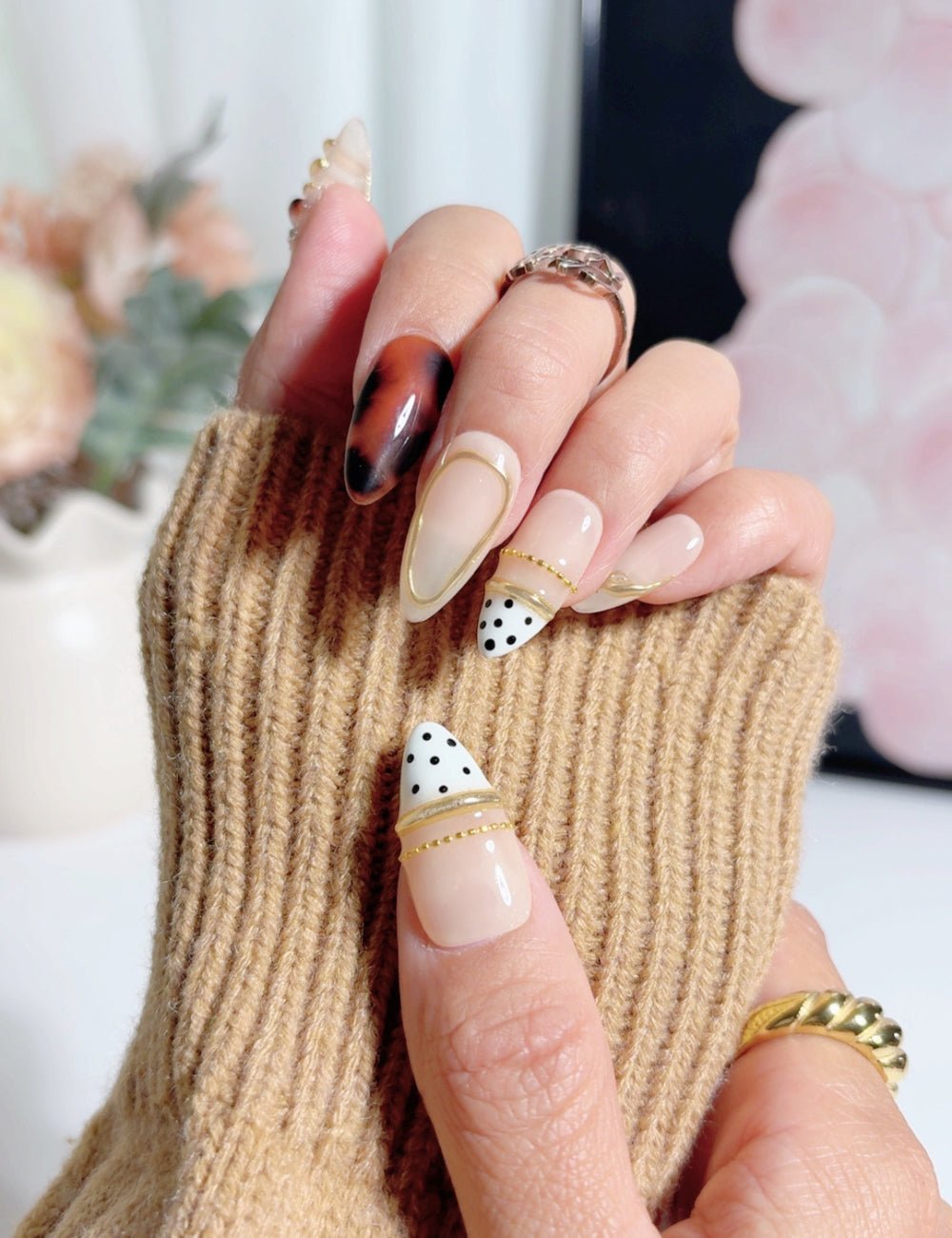 Gold French Tortoiseshell Almond Press-On Nails Set