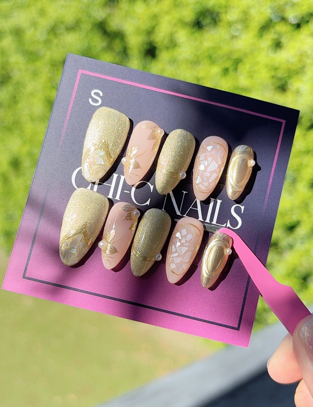 Golden Aura – Luxury Gold Glitter Medium Almond Press-On Nails