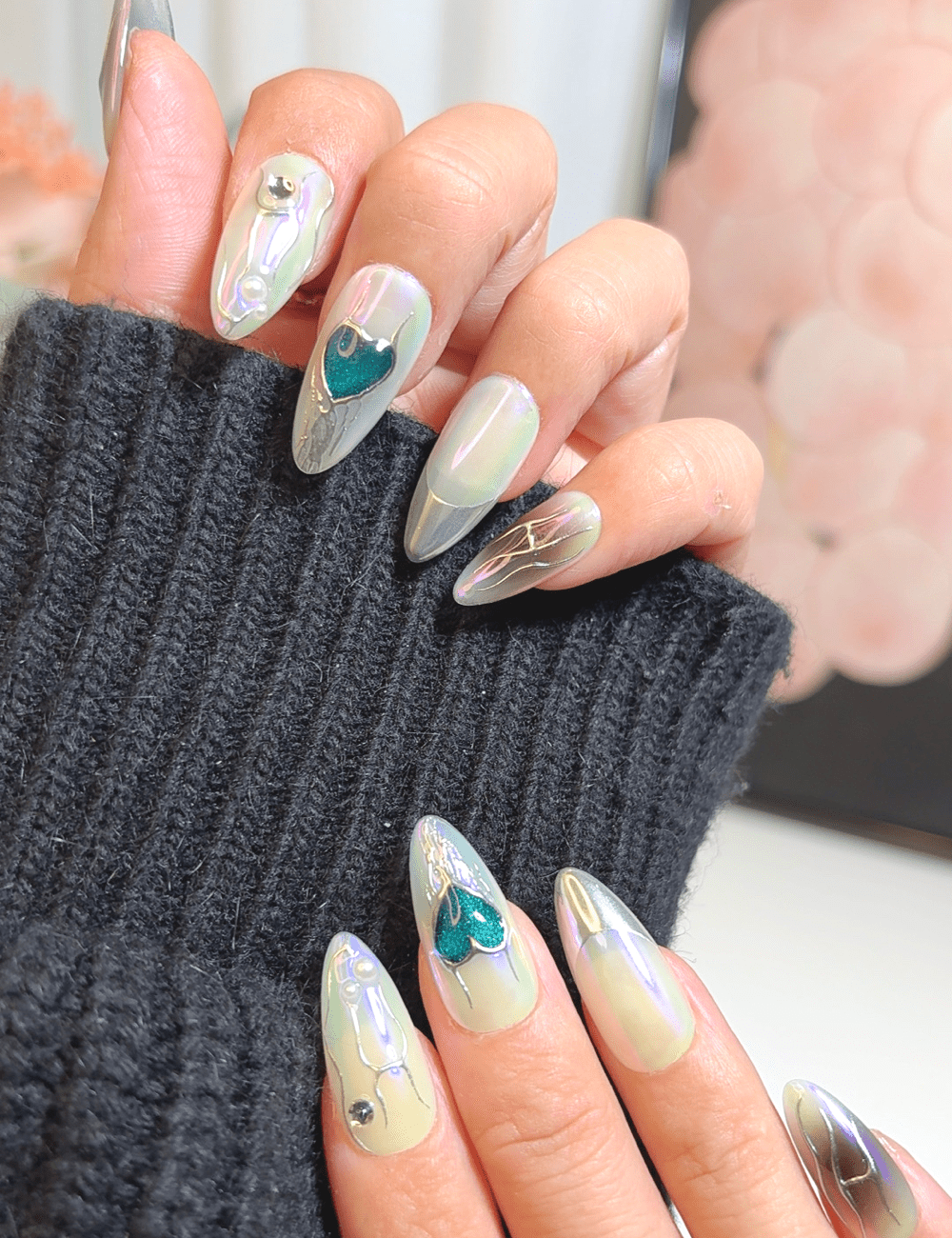Chrome Heart Aura Nails – Medium Almond