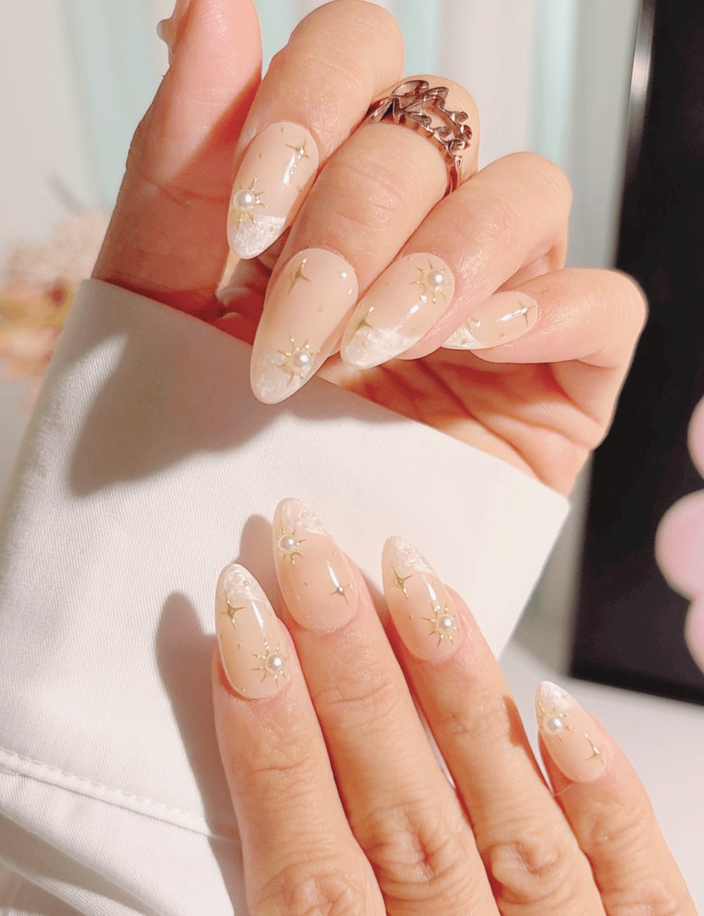 Starlit Pearl Press-On Nails – Milky Nude & Gold Star Design