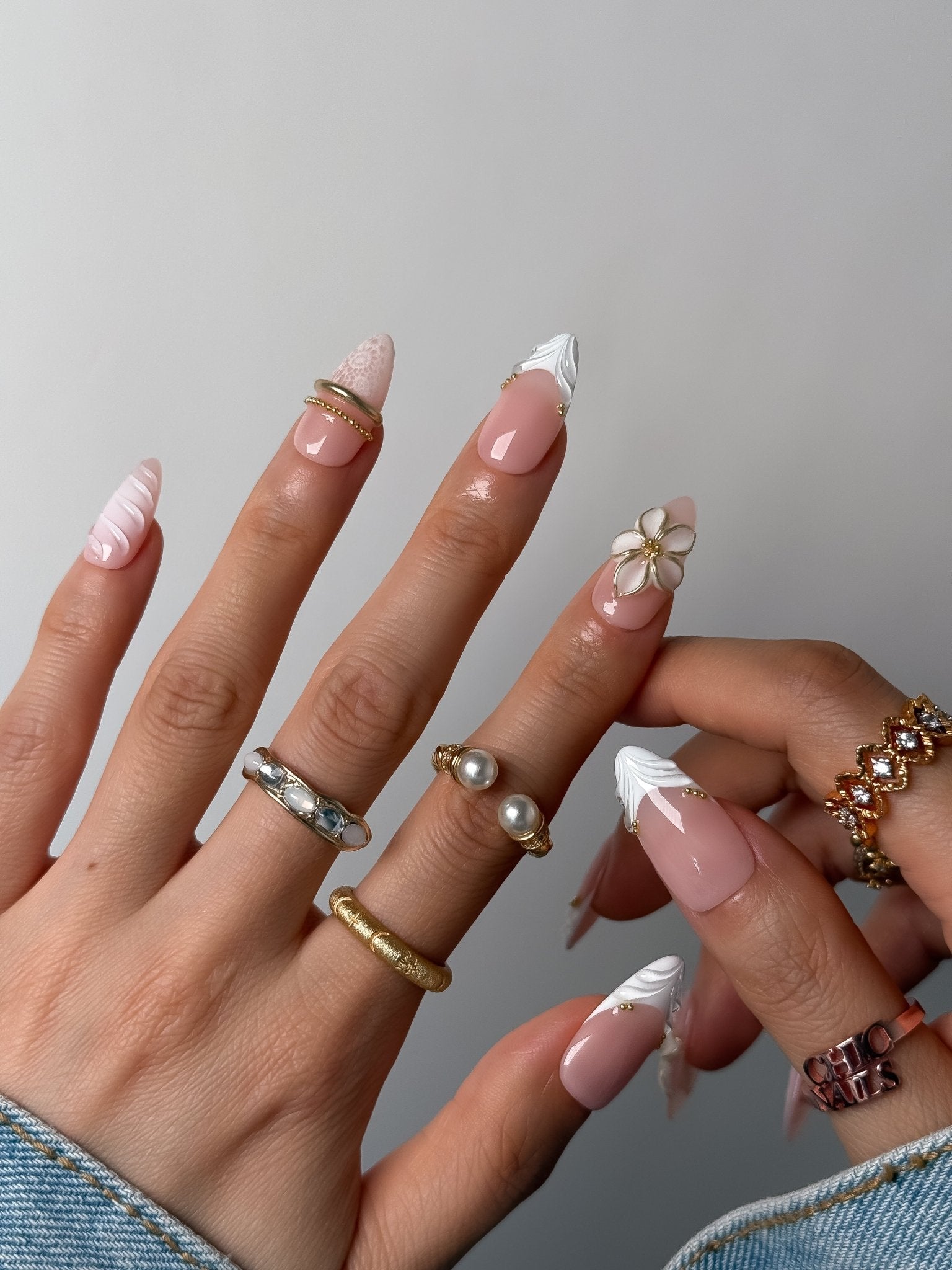 Handmade White Floral Lace Press-On Nails – Medium Almond