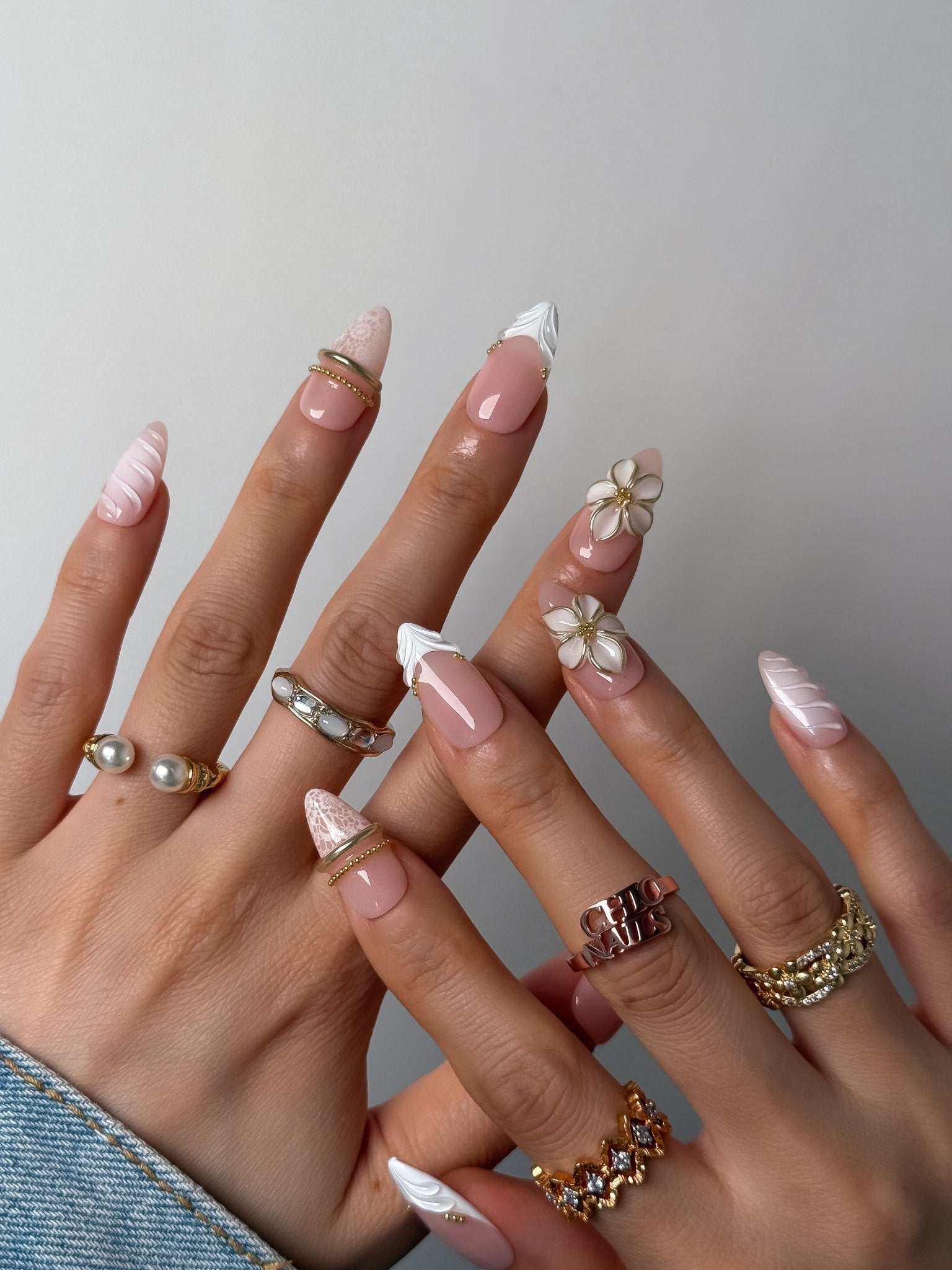 Handmade White Floral Lace Press-On Nails – Medium Almond