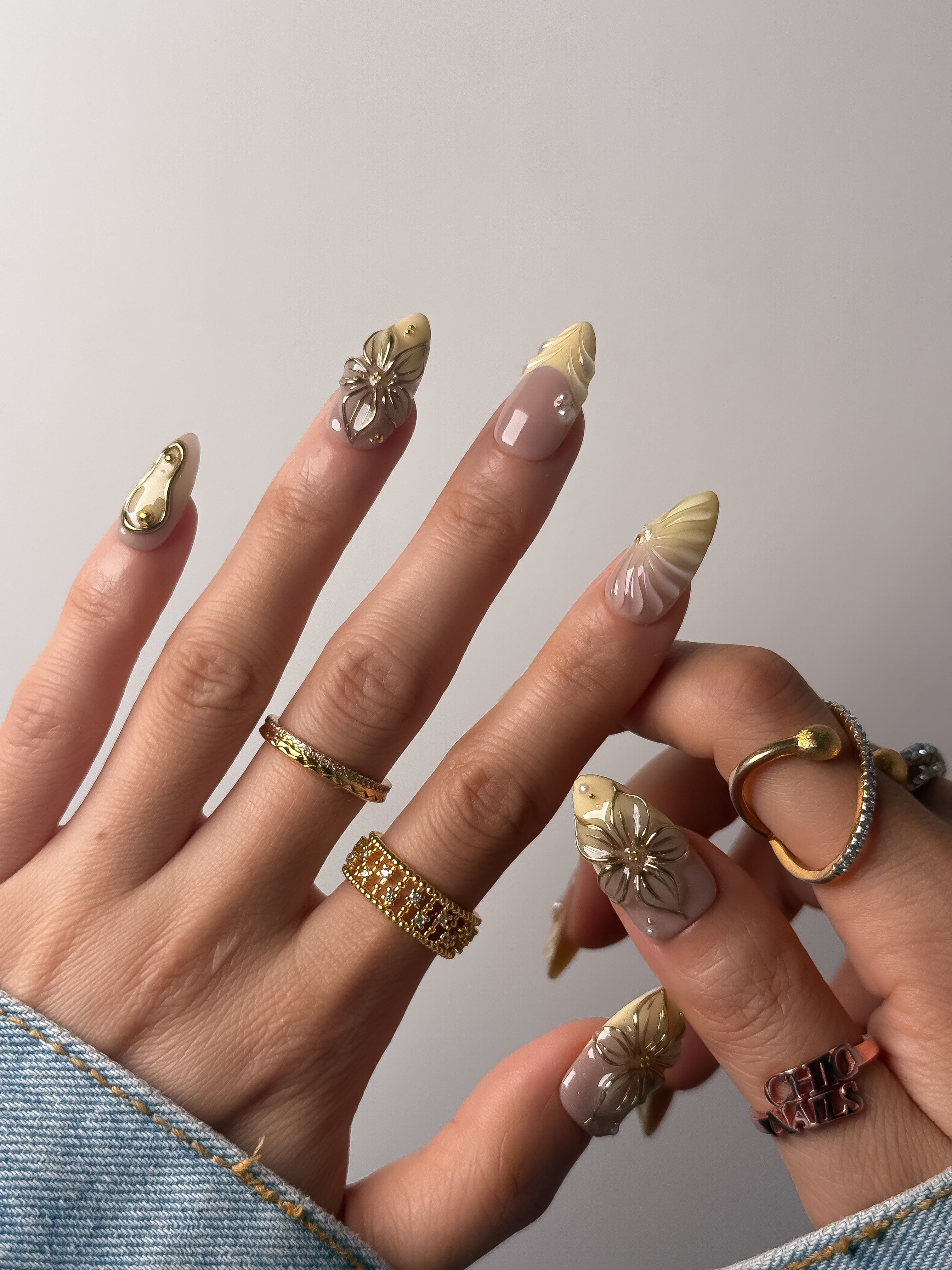 Handmade Sage Green Floral Press-On Nails – Medium Almond