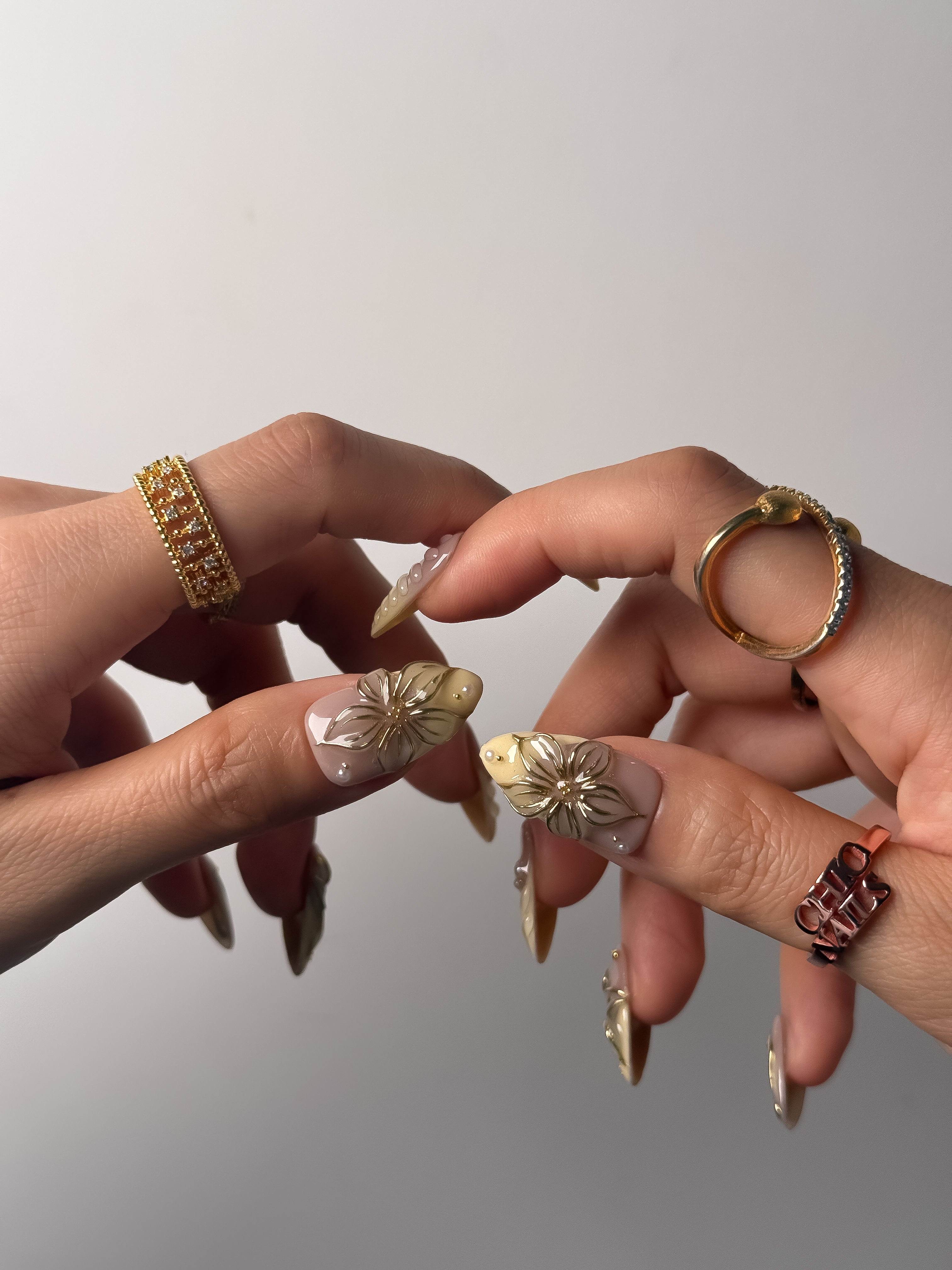 Handmade Sage Green Floral Press-On Nails – Medium Almond