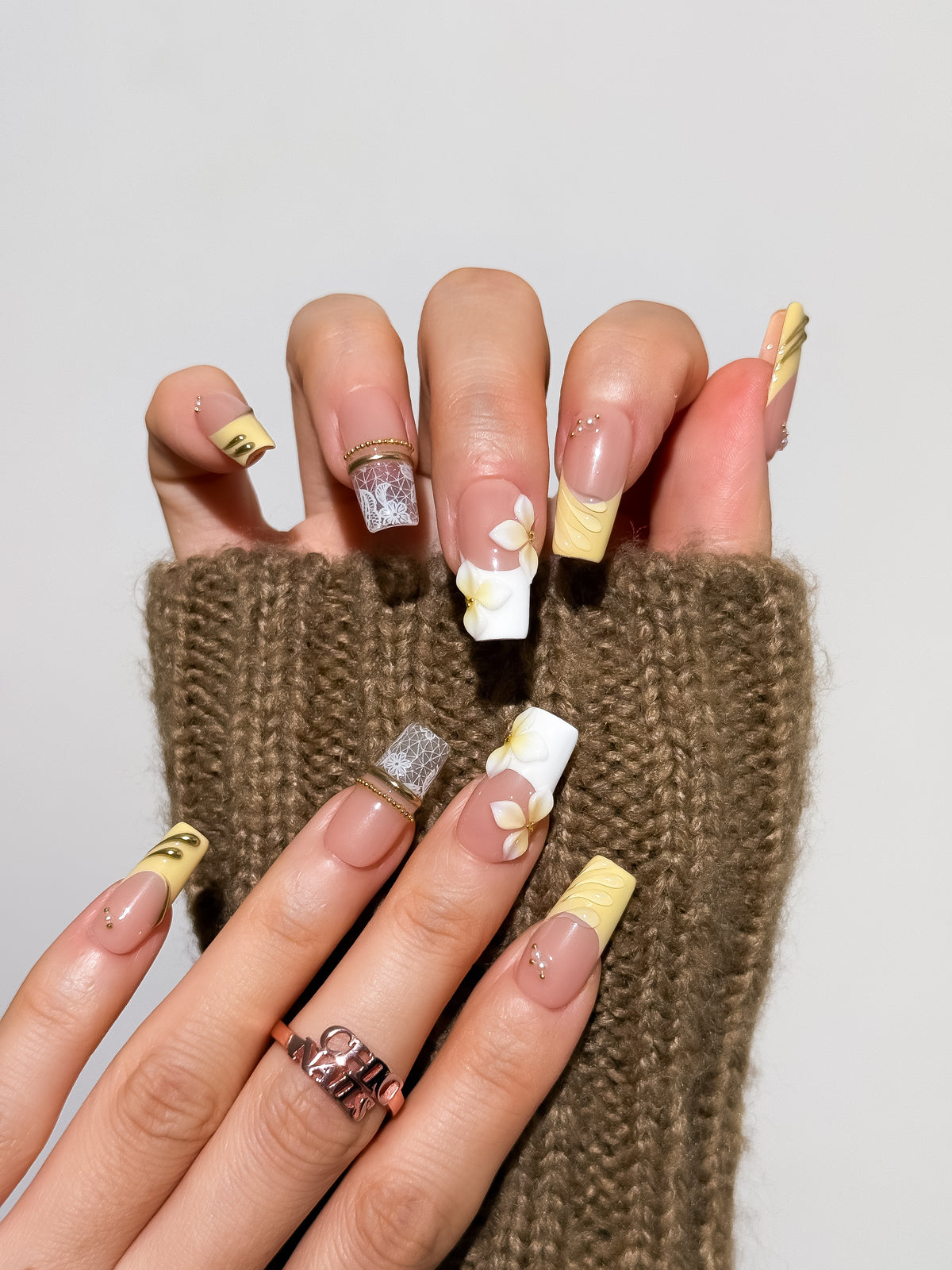 Ivory Muse Medium Square Press On Nails