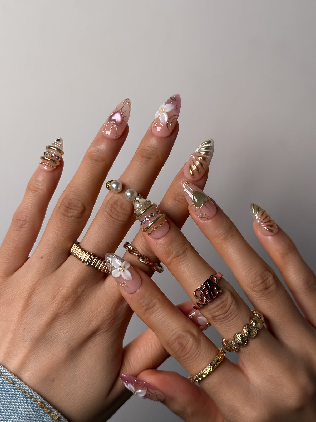 Golden Amour Medium Almond Press On Nails