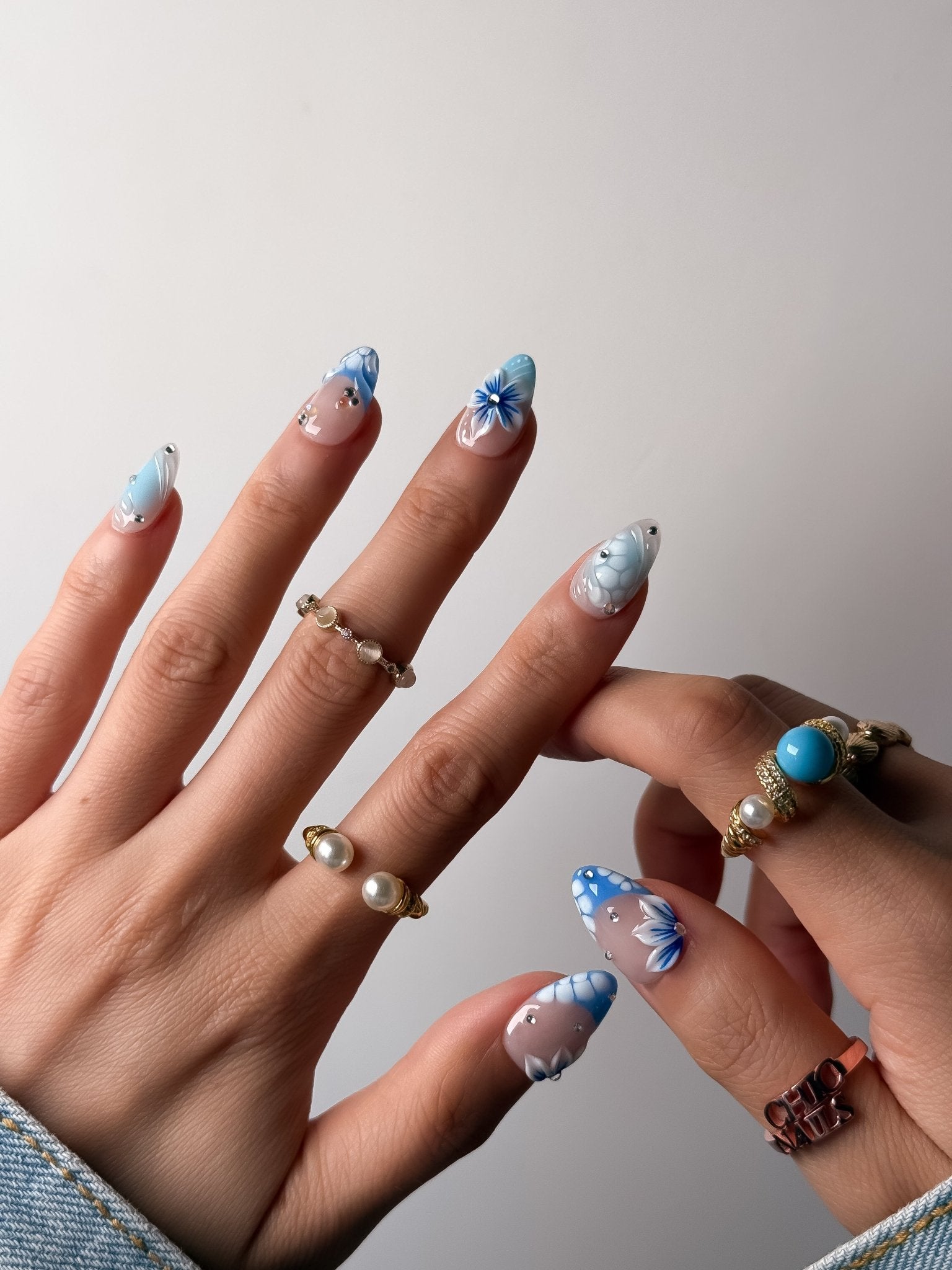 Handmade Blue Floral Marble Press-On Nails – Short Almond