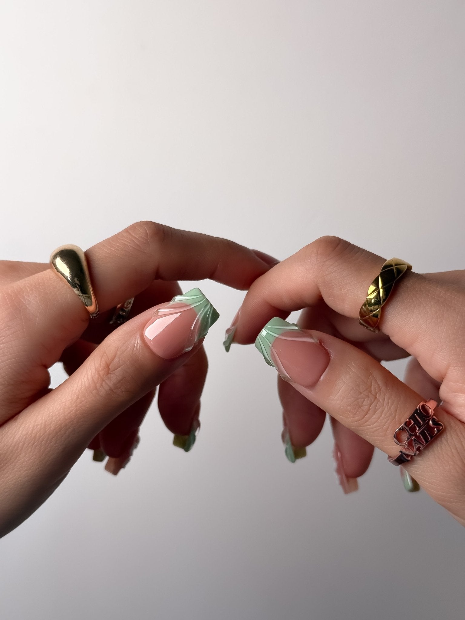 Handmade Sage Green Floral French Press-On Nails – Short Square
