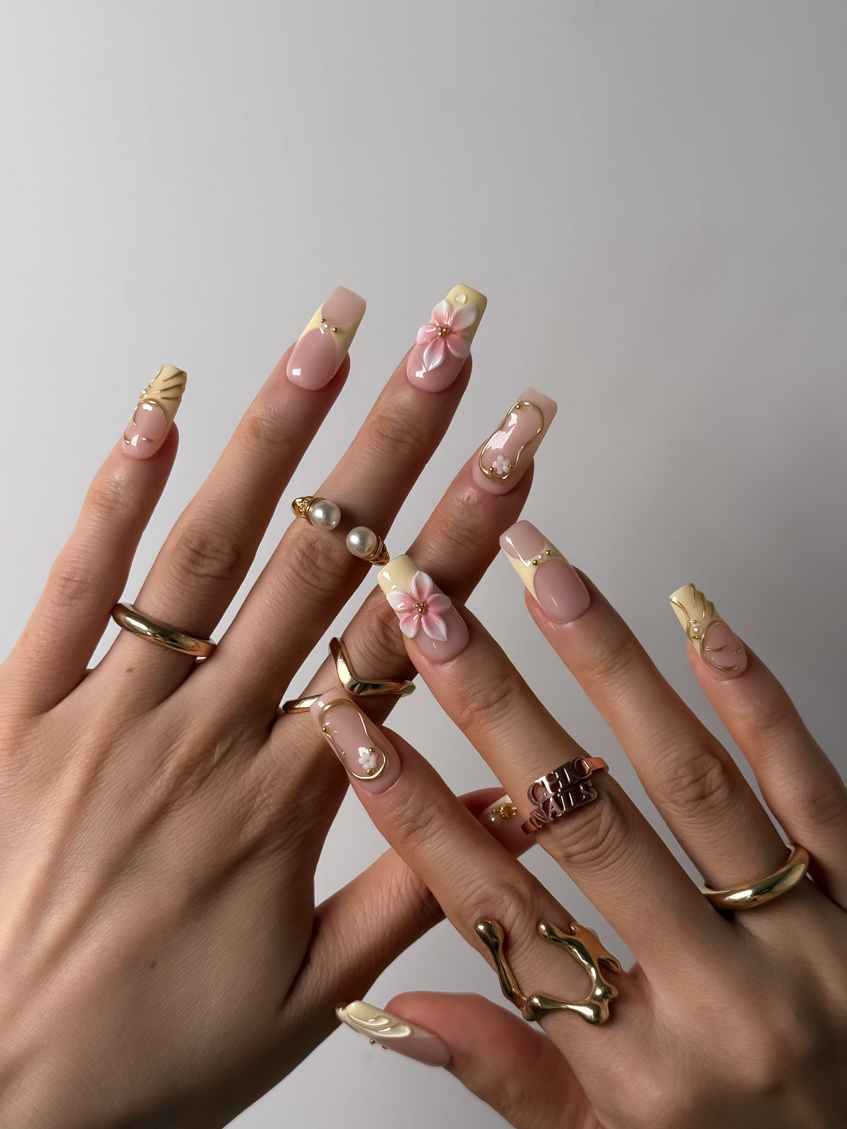 Golden Petal Medium Square Press On Nails