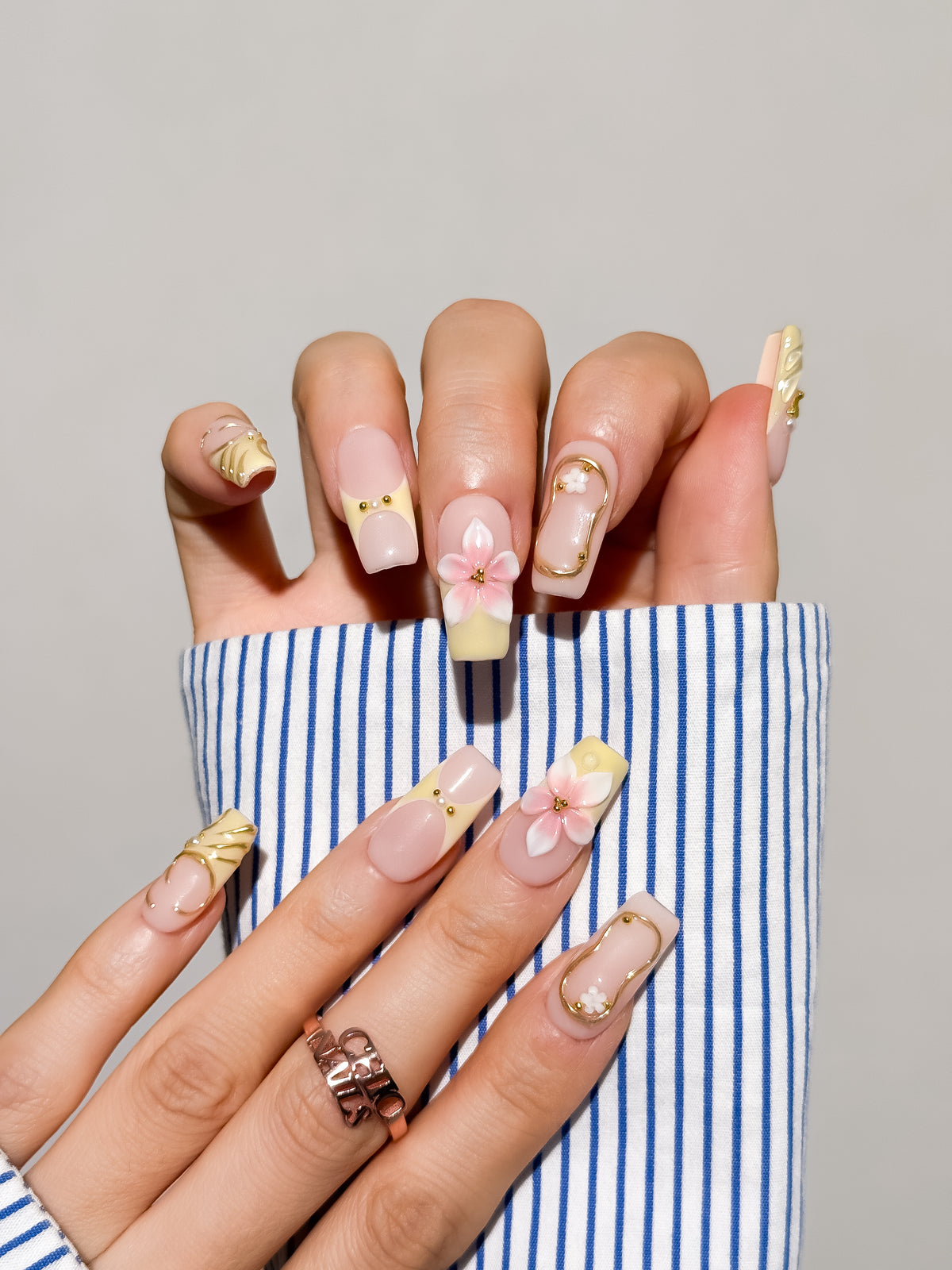 Golden Petal Medium Square Press On Nails