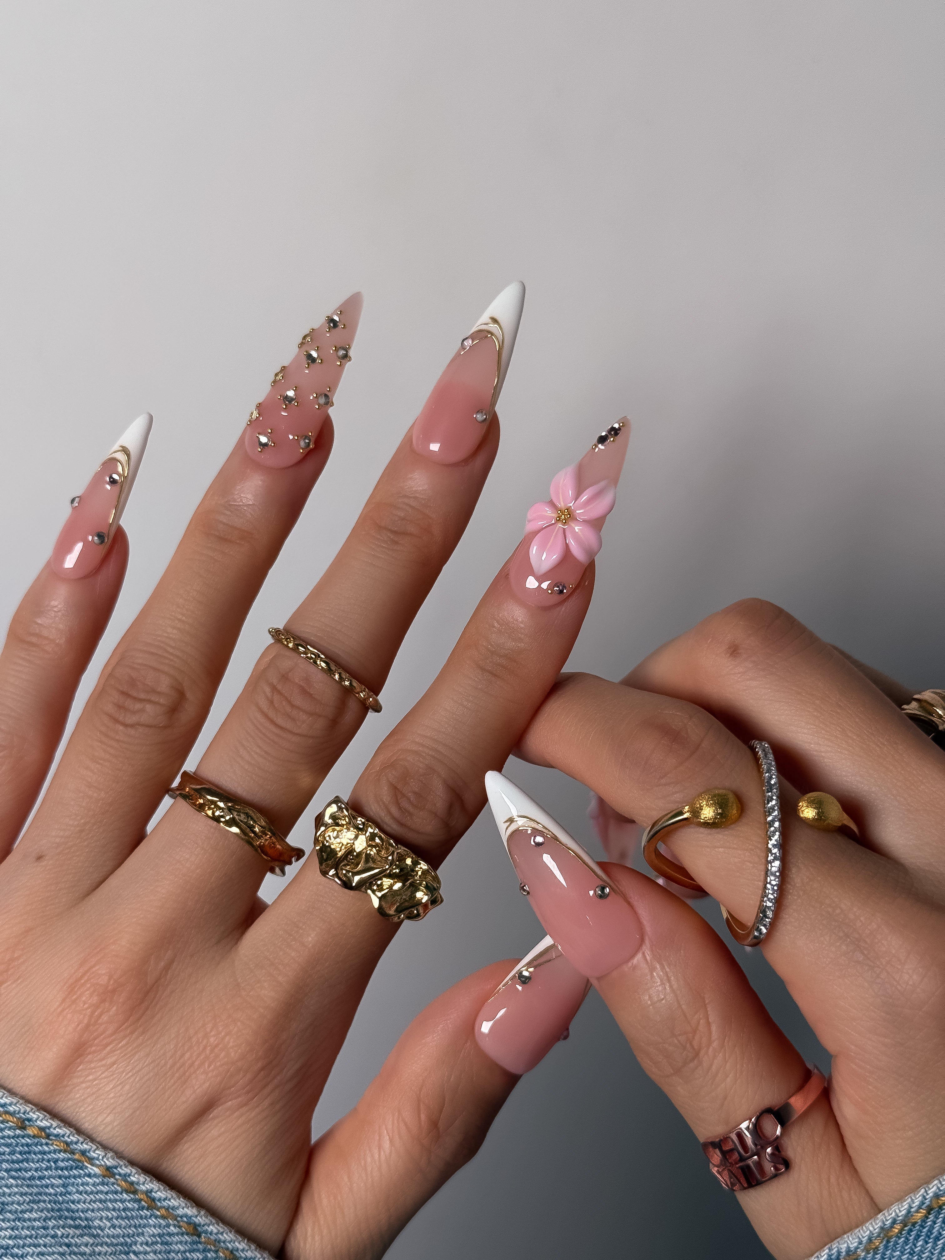 Handmade Pink French Flower Press On Nails, 3D Floral Rhinestone Elegant Nails, Long Stiletto