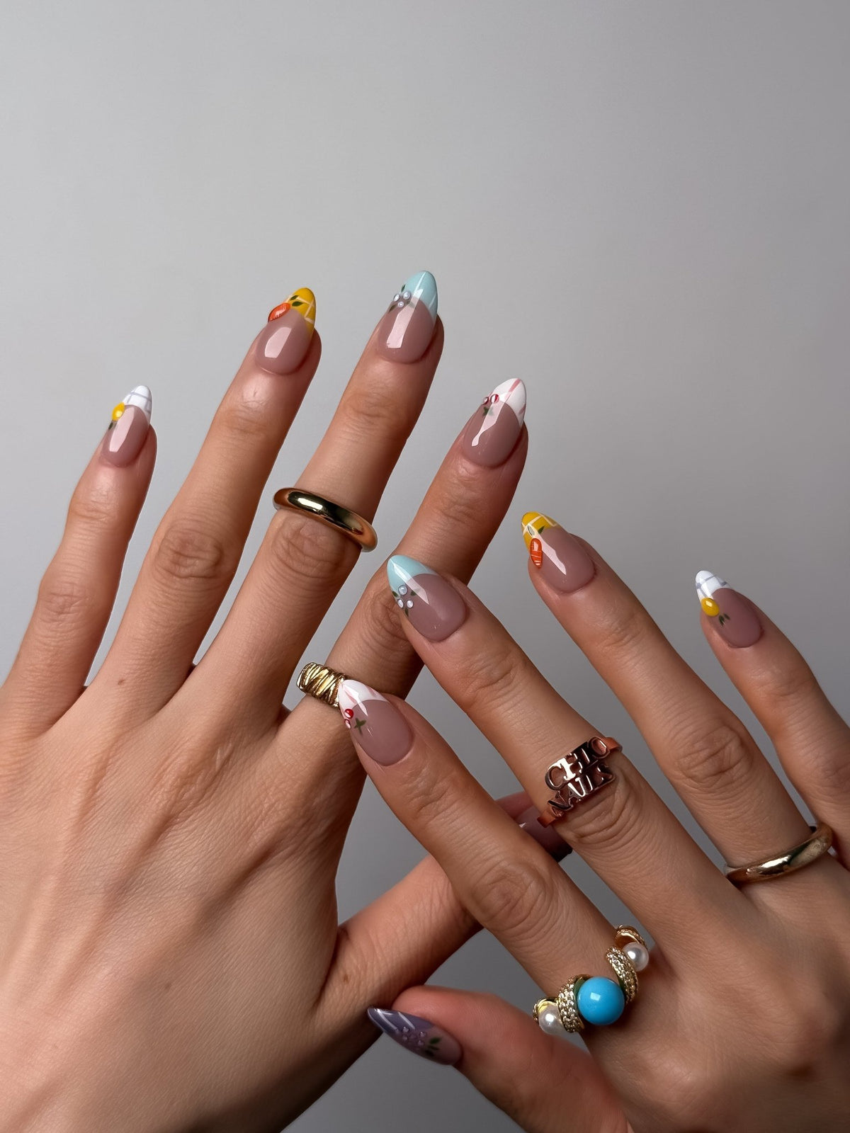Orchard Picnic Short Oval Press On Nails