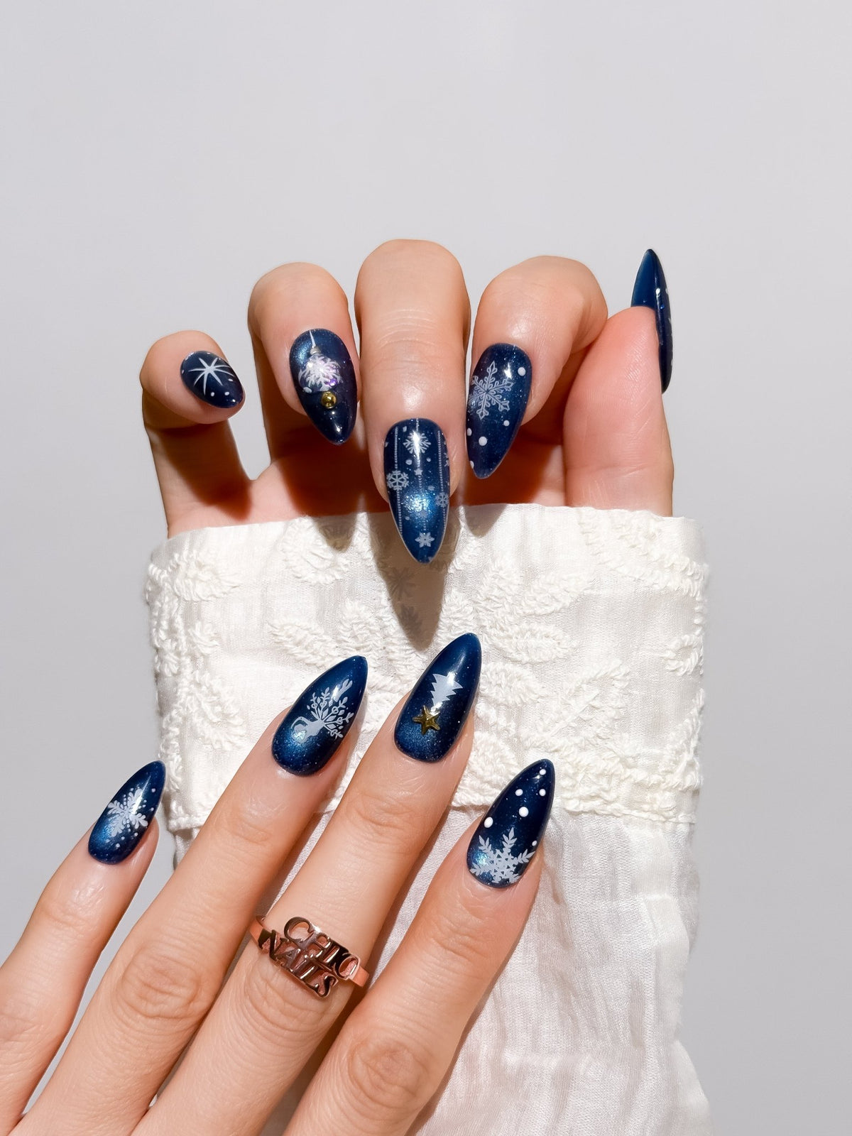 Christmas Snowfall Medium Almond Press On Nails