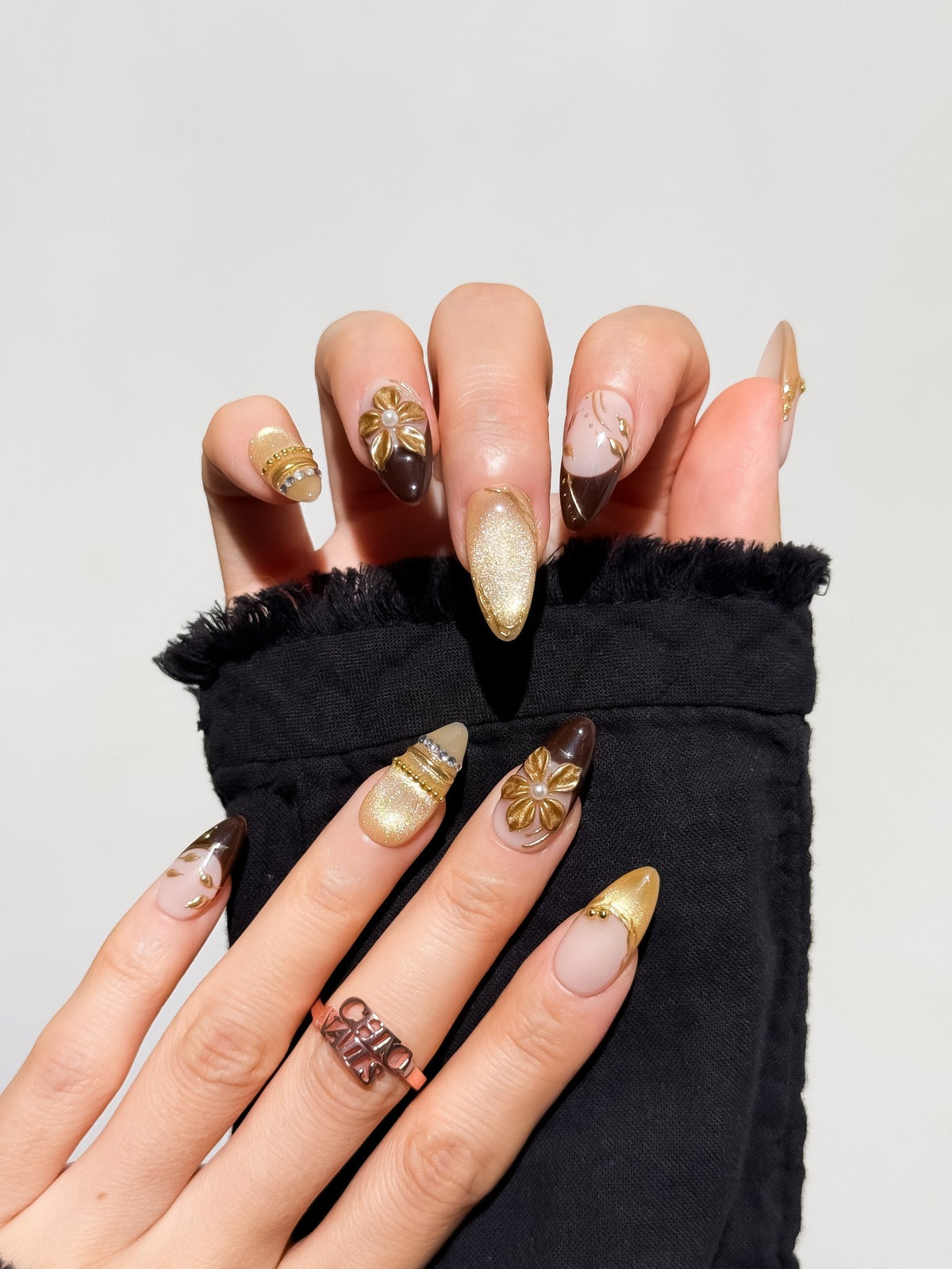 Golden Fleur Medium Almond Press On Nails