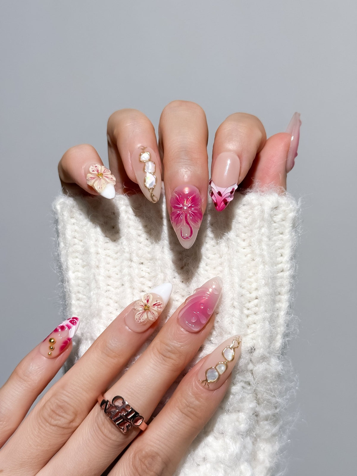 Rosé Lumière Pink Floral Press On Nails Medium Almond